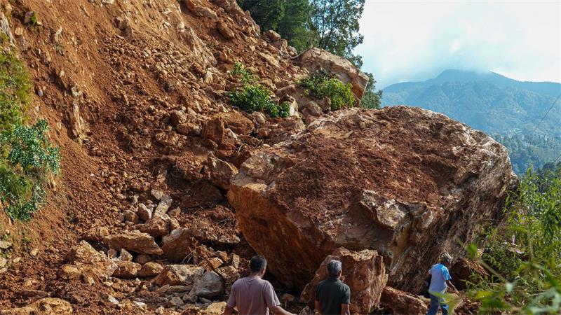Mindestens 34 Menschen starben bislang in Nepal.
