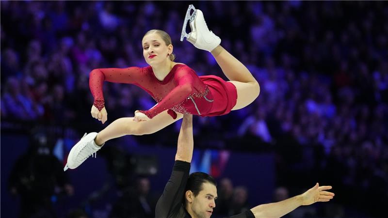 Minerva Hase und Nikita Volodin haben im Paarlaufen erstmals WM-Gold gewonnen.