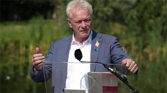 Minister Alois Rainer will das Heimatgefühl in allen Regionen stärken.