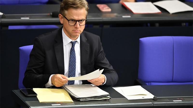 Wie sicher sind stabile Krankenkassenbeiträge 2027? Minister Linnemann pocht auf eine Gegenfinanzierung zusätzlicher Ausgaben. (Archivbild)