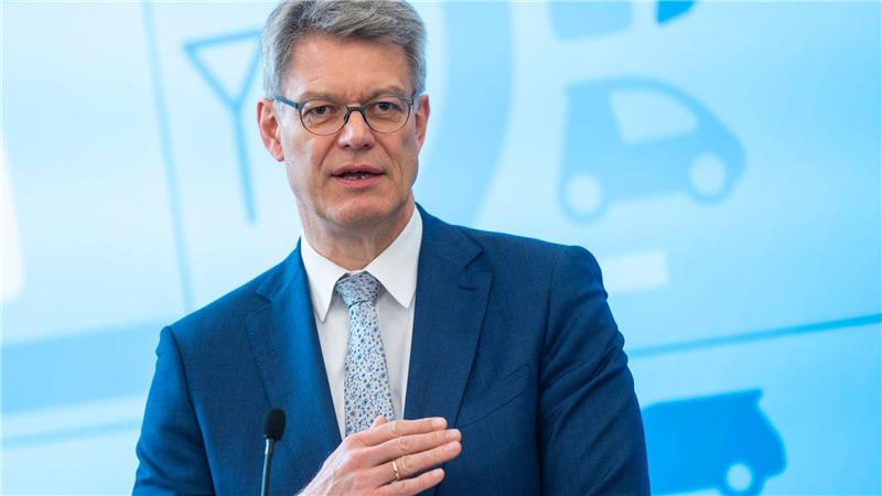Minister Schnieder: „Mobilität darf kein Privileg sein.“