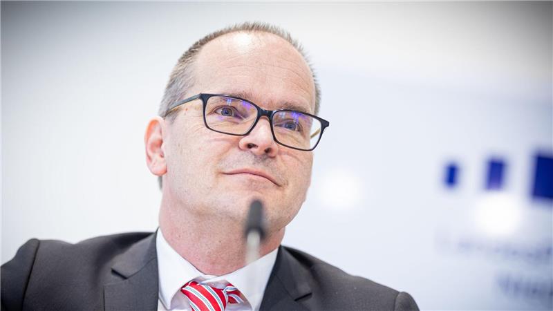 Niedersachsens Unternehmen bangen wegen US-Zöllen Minister Tonne sieht in der US-Handelspolitik eine deutliche Belastung für die Wirtschaft. (Archivbild)