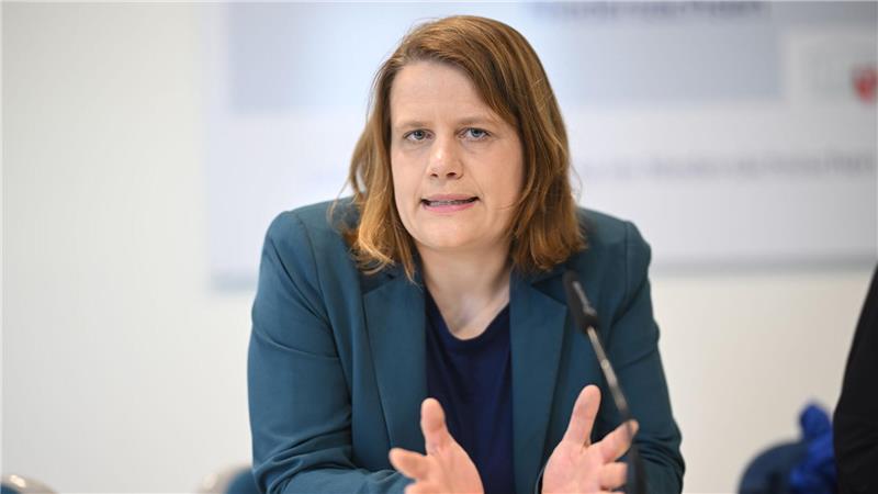 Ministerin Julia Willie Hamburg sieht sich durch die Stellungnahme des Ethikrats bestätigt. (Archivbild)