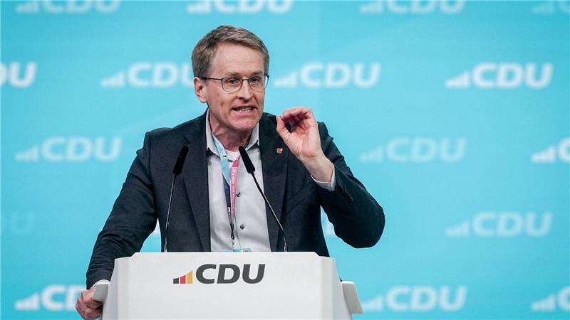 Ministerpräsident Daniel Günther forciert eine Zuckersteuer. (Archivbild)