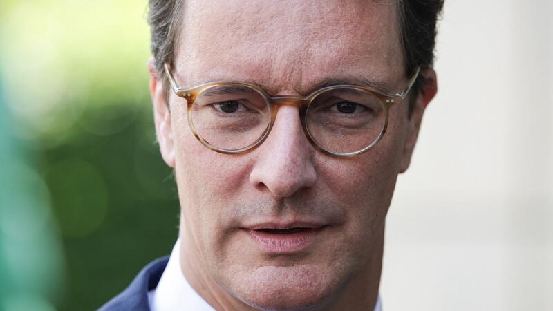 Blockaden und bunte Demo: Essen protestiert gegen die AfD Ministerpräsident Hendrik Wüst: „In Nordrhein-Westfalen ist kein Platz für Hetze, Hass und Rechtsextremismus.“