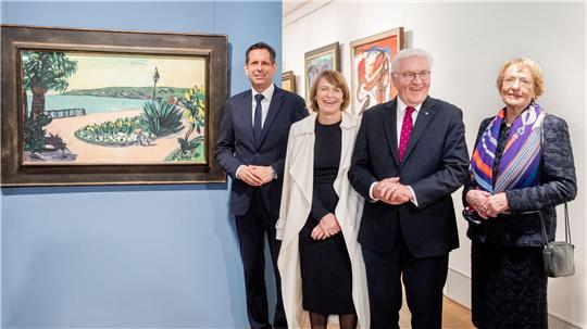 Ministerpräsident Olaf Lies, First-Lady Elke Büdenbender, Bundespräsident Frank-Walter Steinmeier und Kunsthallengründerin Eske Nannen besichtigten gemeinsam die Jubiläumsausstellung.