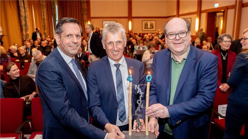 Schutzgebiet wird 40: Wie wirkt der Nationalpark Wattenmeer? Ministerpräsident Olaf Lies (l), Nationalparkleiter Peter Südbeck (m) und Umweltminister Christian Meyer sprachen bei dem Festakt zum Wattenmeer-Jubiläum.