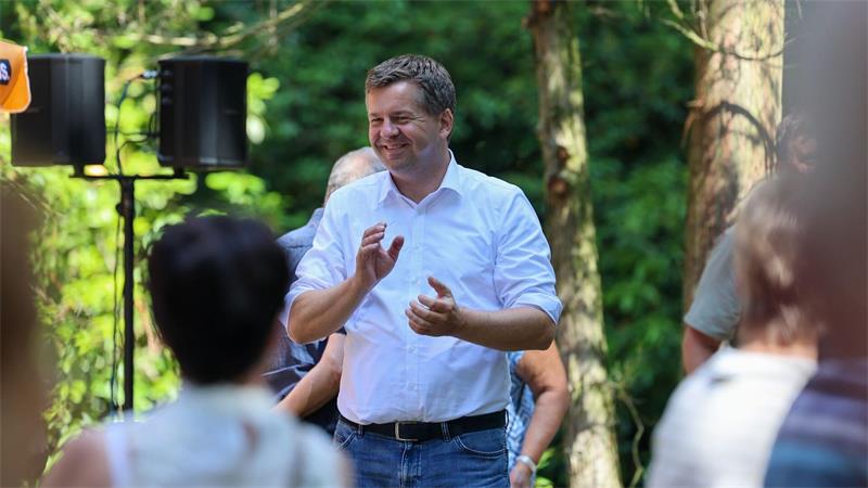 Tausende zu Kundgebungen vor Wahl in Sachsen-Anhalt erwartet Ministerpräsident Sven Schulze will sein Amt verteidigen. (Archivbild)