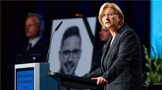 Ministerpräsidentin Anke Rehlinger. Zur Gedenkfeier waren laut Innenministerium rund 1.500 Menschen gekommen.
