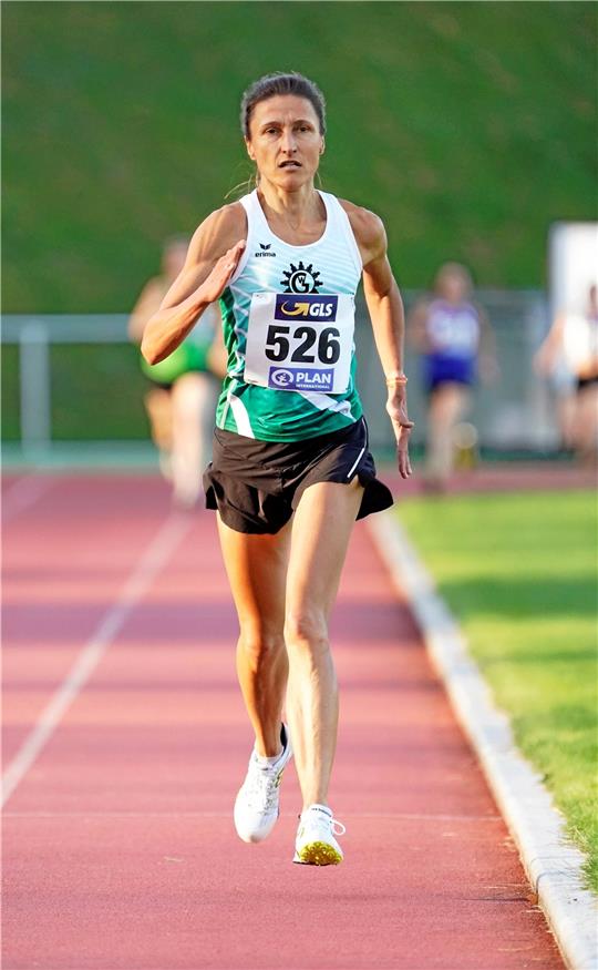Miriam Paurat aus Schladen gewinnt bei den deutschen Meisterschaften der Senioren Gold über die 800 und 1500 Meter in ihrer Altersklasse.  Foto: Birkenstock