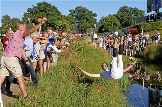 Mit 104 Punkten gewinnt Leon Wolff im Jahr 2022 den GZ-Jockey-Cup und fliegt in den See. Seinen Titel kann der 19-Jährige in diesem Jahr verletzungsbedingt nicht verteidigen. Foto: Archiv