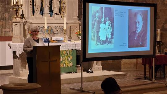 Mit Auzügen aus persönlichen Briefen, Verhörprotokollen und Gerichtsurteilen erinnert pax Christi in der Lutherkirche an den Bad Harzburger Arno Stoy.