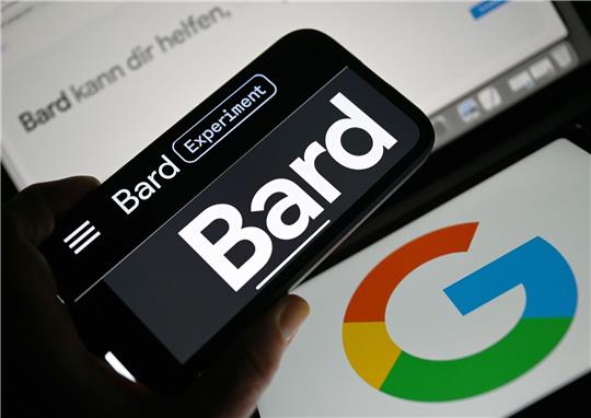 Mit Bard kontert Google den Erfolg des Textroboters ChatGPT des Start-ups OpenAI.