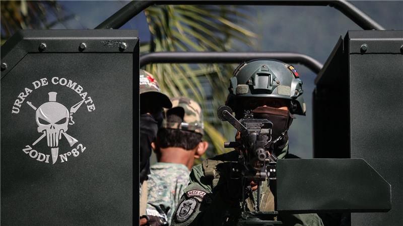 Mit Blick auf die angespannte Lage mit den USA lässt Venezuela Zivilisten für Milizeinheiten vereidigen.