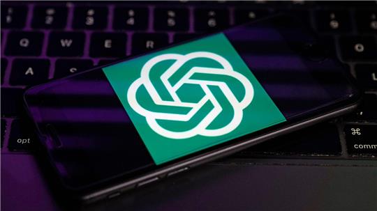 Mit ChatGPT von OpenAI begann der aktuelle Hype rund um Künstliche Intelligenz. (Archivbild)