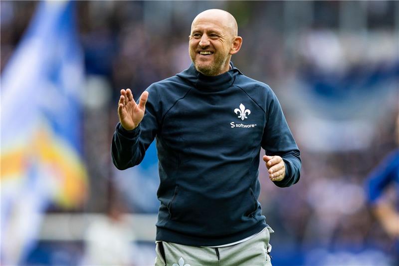 „Das Böllenfalltor wird brennen”: Darmstadt heiß auf den HSV Mit Darmstadt 98 obenauf: Lilien-Coach Torsten Lieberknecht.