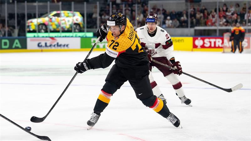 DEL-Saison mit Spannung, Rückkehrern und Blick auf Heim-WM Mit Dominik Kahun kehrt ein Nationalspieler und früherer NHL-Profi in die DEL zurück. (Archivbild)