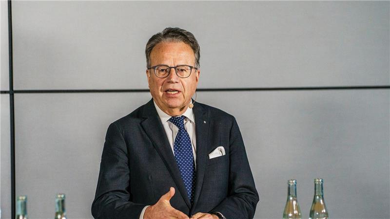 Mit Frank-Jürgen Weise soll dem Gremium an der Spitze ein Vertreter der älteren Generation angehören. Die Co-Vorsitzende, Constanze Janda, ist deutlich jünger. (Archivfoto)