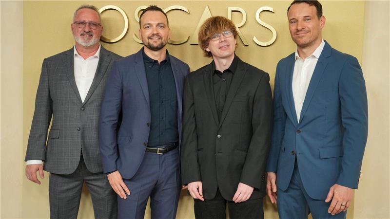 Mit Guido Wolter (2.v.l.) und Michael Ralla (r.) sind zwei deutsche Spezialeffektekünstler im Oscar-Rennen. 