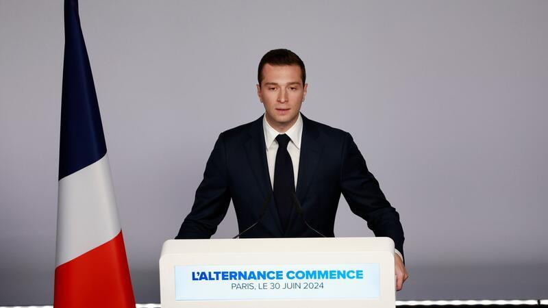 Wahl in Frankreich: Rechtsnationale könnten Mehrheit holen Mit Jordan Bardella steht ein frischer Politiker an der Spitze des RN, der besonnener auftritt als Strippenzieherin Marine Le Pen.
