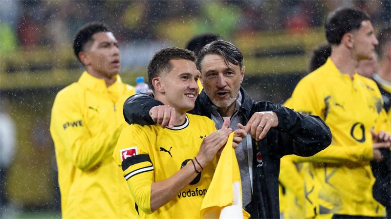 Mit Konstantinos Karetsas (l) konnte Niko Kovac sehr zufrieden sein.