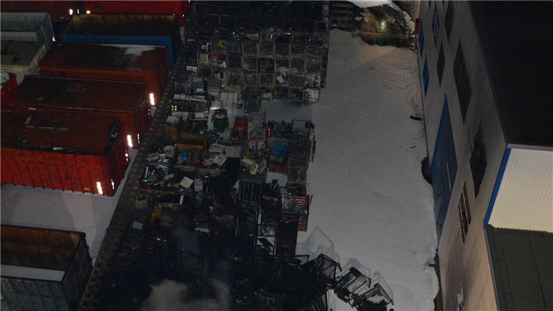 Mit Löschschaum konnte das Feuer gelöscht werden.
