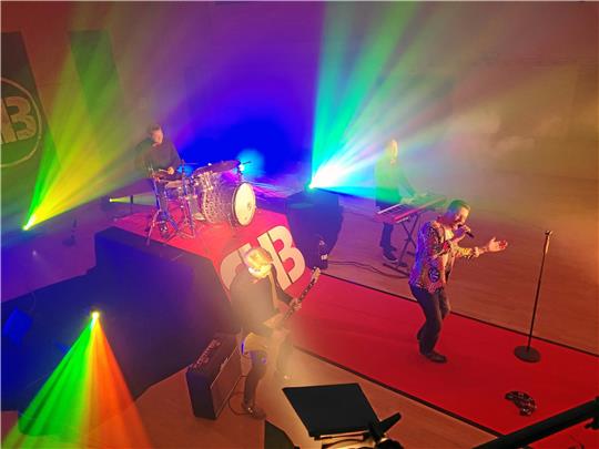 Mit Spaß und vollem Einsatz bei der Sache: Maximilian Gröne (von links), Til Kattke, Arne Kassebaum und Christof Schneidereit, alias „Rockbusters“.  Fotos: Exner