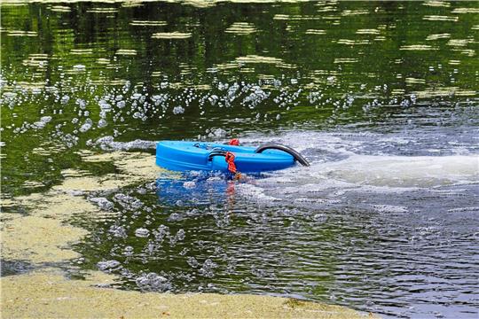 Mit Unterwasserbelüftung kämpft die Stadt gegen Entengrütze im Kahnteich.  Foto: Epping