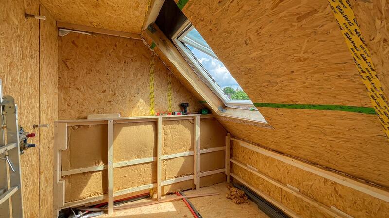 Die Kosten im Griff: Energetische Sanierung finanzieren Mit dem Austausch der Fenster und neuer Dämmung lässt sich viel Energie einsparen.