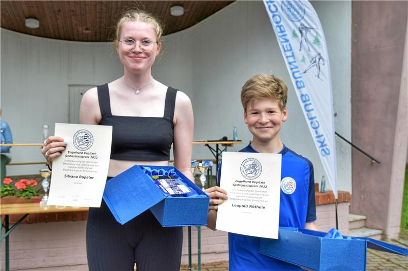 Mit dem Engelhard-Kopitzki-Gedächtnispreis werden die beiden erfolgreichen Nachwuchssportler Leopold Röthele und Silvana Ropeter ausgezeichnet.