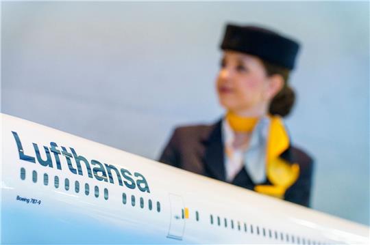 Mit dem Kabinenpersonal der Lufthansa hat die letzte große Berufsgruppe der Branche die Eckpunkte eines neuen Tarifvertrags abgeschlossen, wie die Gewerkschaft Unabhängige Flugbegleiter Organisation (Ufo) mitteilt.
