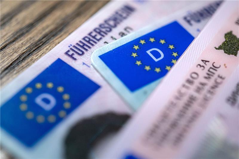 EU-Parlament stimmt für EU-weiten Führerscheinentzug Mit den EU-Staaten muss noch ein Kompromiss ausgehandelt werden.