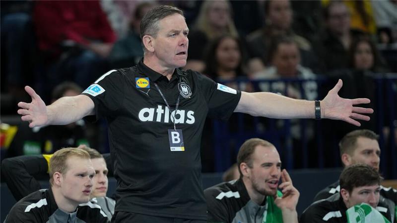 „Das erste Endspiel“: Handball-Team eröffnet Medaillenjagd Mit den Testspielen war Bundestrainer Alfred Gislason nicht zufrieden.