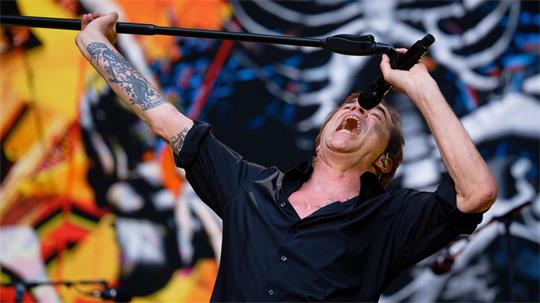 Mit den Toten Hosen spielt Campino einen Song aus dem aktuellen Album der Band. (Archivbild)