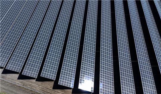 Mit den neuen Verträgen mit Vattenfall kommt mehr als 50 Prozent des von Evonik bezogenen Stroms aus erneuerbaren Quellen. Bis 2030 möchte das Unternehmen vollständig auf grünen Strom umstellen.