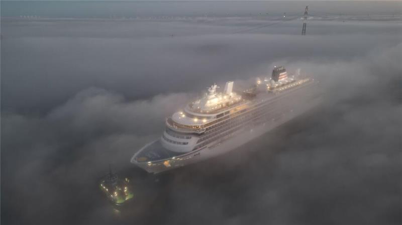 Rückwärts zur Nordsee - Meyer-Kreuzfahrtschiff auf der Ems Mit der „Asuka III“ hat die Meyer Werft erstmals ein Schiff für die japanische Reederei NYK Cruises gebaut.