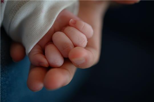 Mit der Kindergrundsicherung sollen Leistungen für Familien zusammengefasst und zugleich erhöht werden.