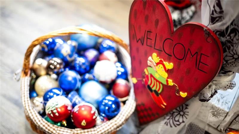 Kerzen und Kugeln - Tauschbörse für Weihnachtsdeko Mit der Tauschbörse möchte die Klimaschutz-Werkstatt nach eigenen Angaben für Nachhaltigkeit sensibilisieren.