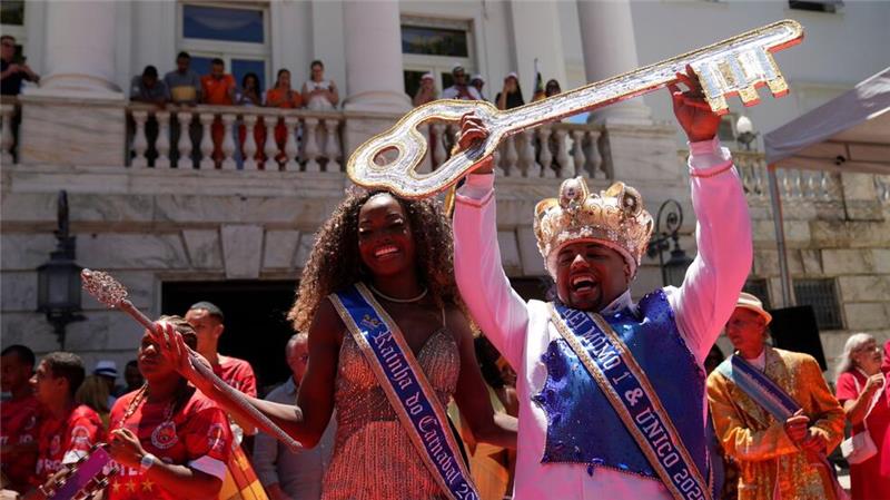 Schlüsselübergabe an „König Momo“: Karneval in Rio beginnt Mit der Übergabe des Stadtschlüssels beginnt der Karneval in Rio de Janeiro.