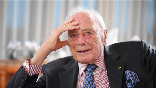 Mit einem Fake-Video von Reinhold Würth versuchen Betrüger, groß Kasse zu machen. (Archivbild)