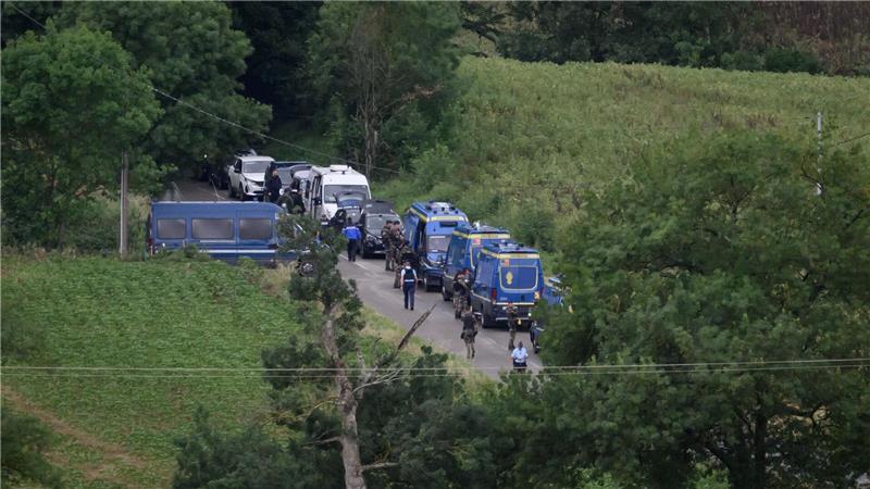 Vermisste Elfjährige in Frankreich: Leichenfund in Silo Mit einem Großaufgebot hatten die Polizei sowie Freiwillige nach dem vermissten Kind gesucht.