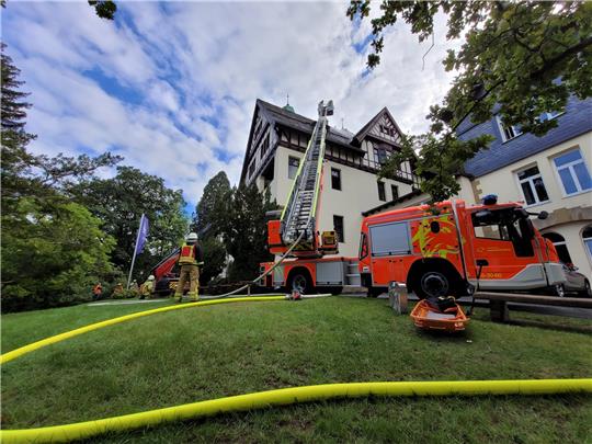 Mit einem Großaufgebot sind Feuerwehr und Rettungsdienst am Donnerstag am Bad Harzburger NIG im Einsatz. Foto: Exner
