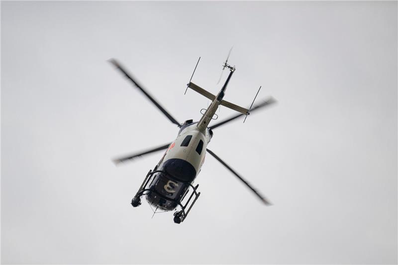 Niedersachsen und MV kaufen gemeinsam Polizeihubschrauber Mit einem Polizeihubschrauber wurde in Bremervörde nach der 33 Jahre alten Frau gesucht. Symbolfoto: dpa