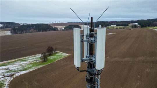Mit einem geplanten Messtool, sollen Verbraucherinnen und Verbraucher zukünftig in der Lage sein ihre Mobilfunkqualität zu messen.