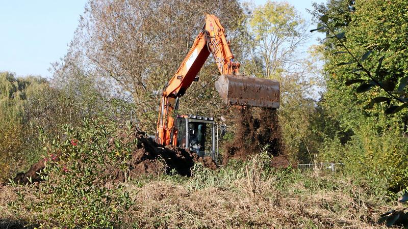 Umzug für das Lutteraner Mühlenteich-Biotop beginnt Mit einer Ausnahmegenehmigung beginnen im Biotop am Lutteraner Mühlenteich die Baggerarbeiten.