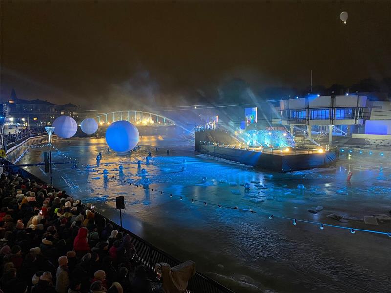 „All is one”: Kulturhauptstadtjahr 2024 in Tartu eröffnet Mit einer Open-Air-Show am innerstädtischen Ufer des Flusses Emajõgi eröffnet Tartu feierlich sein Programm als Europäische Kulturhauptstadt 2024.