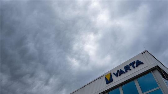 Mit einer Radikalkur soll der kriselnde Batteriekonzern Varta wieder auf Kurs gebracht werden.
