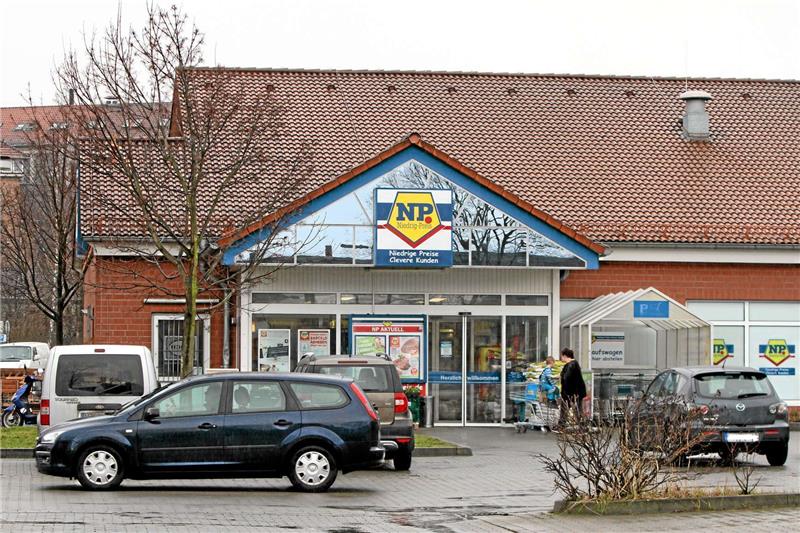Mit einer Soft-Air-Pistole soll einer der sechs Angeklagten eine Supermarkt-Mitarbeiterin bedroht haben. Archivfoto: Epping