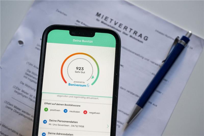 Mit einer neuen App sollen Verbraucher  Daten zu ihrer Kreditwürdigkeit bei der Schufa einsehen können.