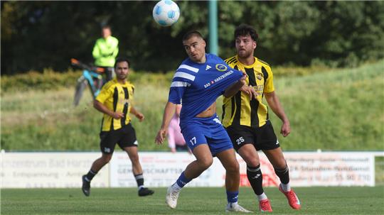 Mit fairen Mitteln ist die TSG Bad Harzburg, hier ihr mit sieben Treffern aktuell erfolgreichster Torschütze Felipe Almeida, momentan nicht zu stoppen. Das Team hat seine letzten sechs Spiele gewonnen und ist Primus des Landkreises Goslar.